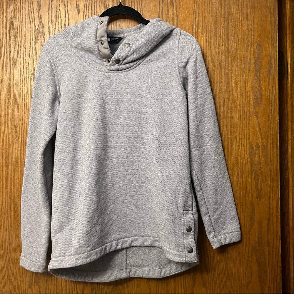 The North Face women’s Small Pullover with Hood